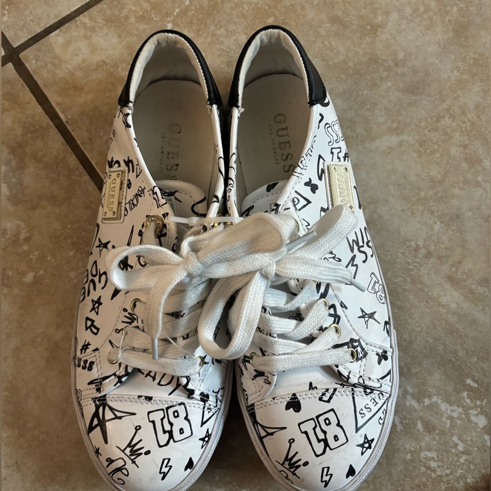 Guess Sneakers Girls Size 10